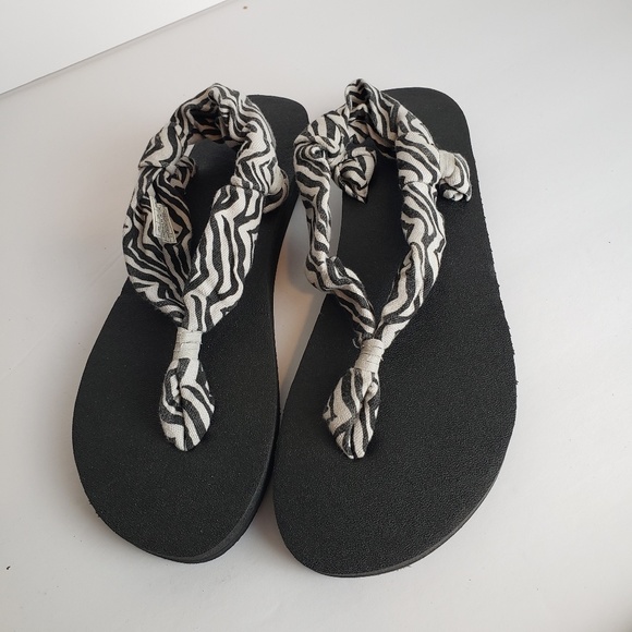 womens animal print sandals